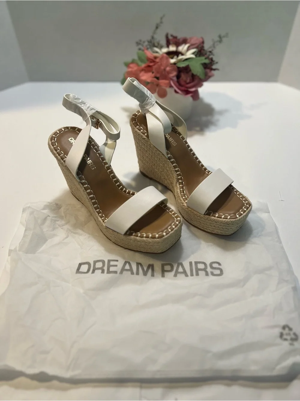 Dream Pairs Platform One Strap Espadrille Wedge Sandals in White - Sz 6